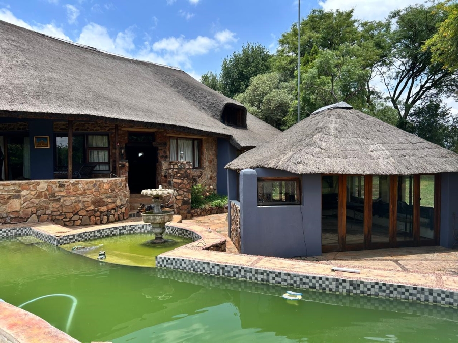 5 Bedroom Property for Sale in Broederstroom North West